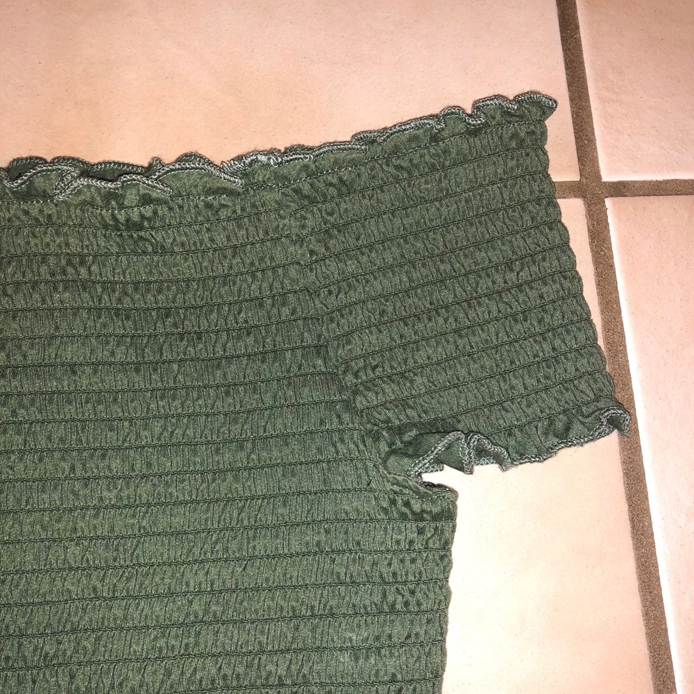 Off shoulder Top - Picture 3 of 3